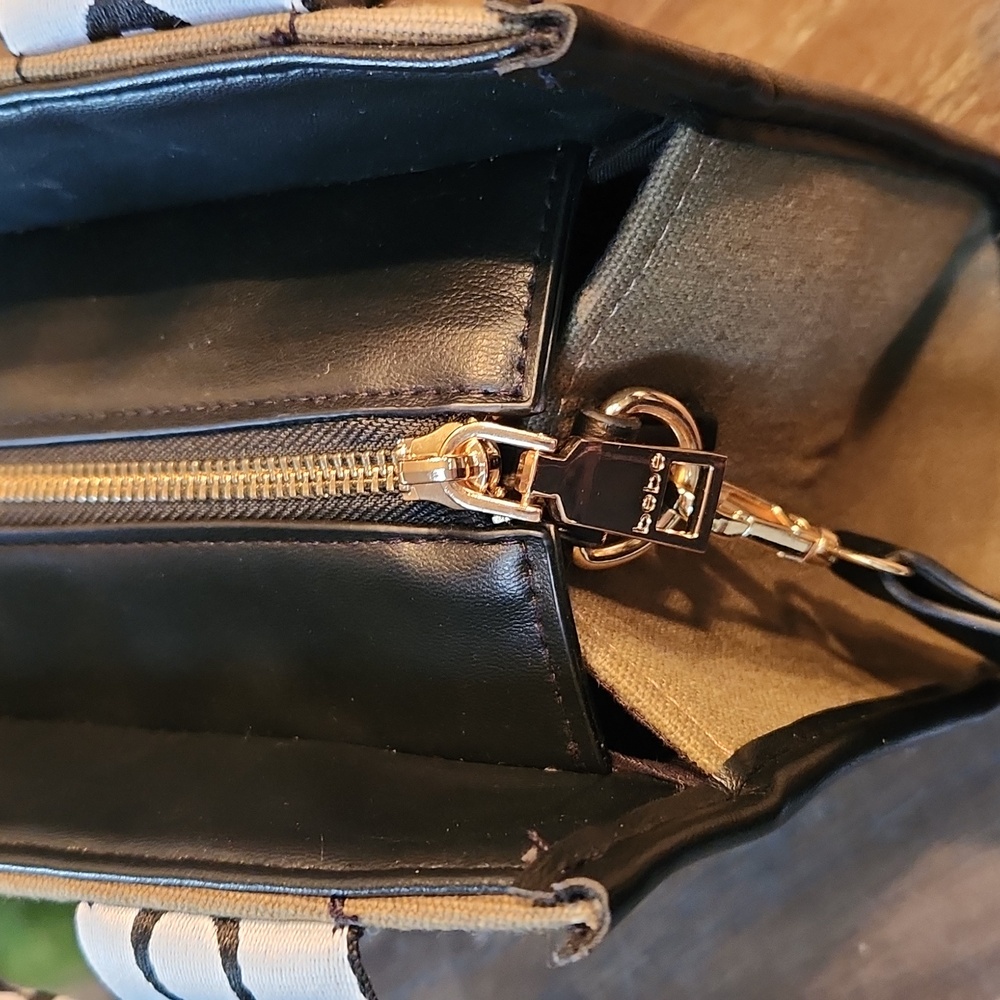 Bebe Purse - Picture 5 of 7